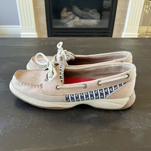 Sperry size 6 light tan boat shoes.